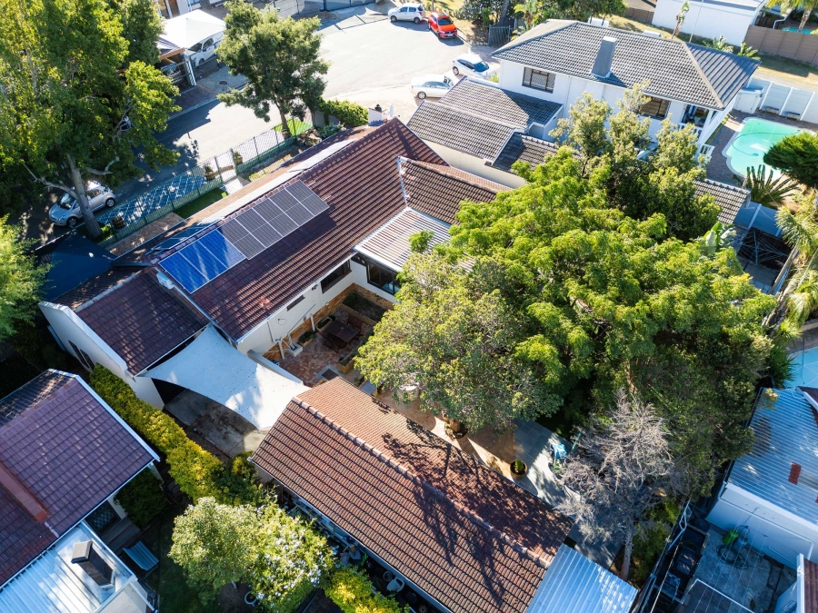 5 Bedroom Property for Sale in La Rochelle Western Cape